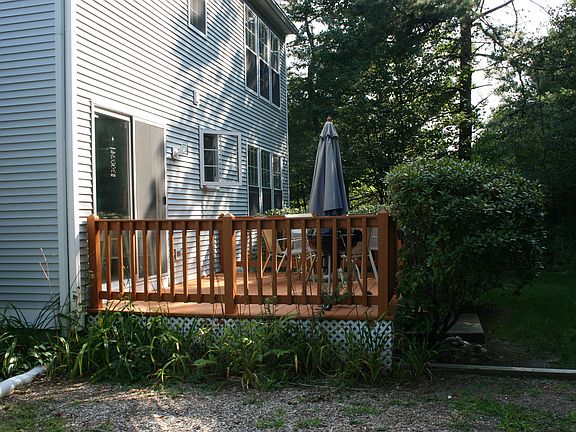 5th image of 36 Dickson Dr