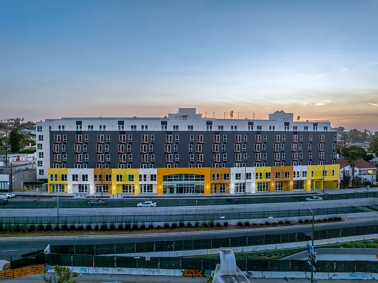 Crenshaw Lofts — Photo 31