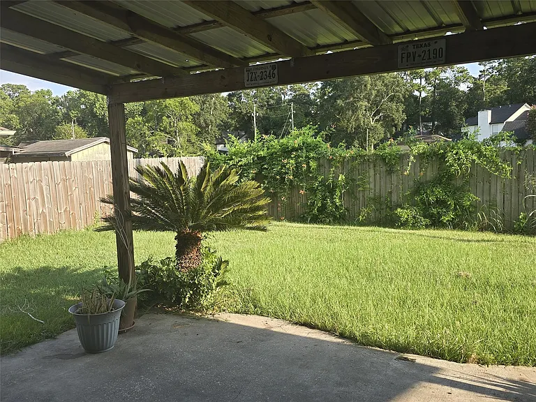 3006 Greenbriar Springs Dr — Photo 9