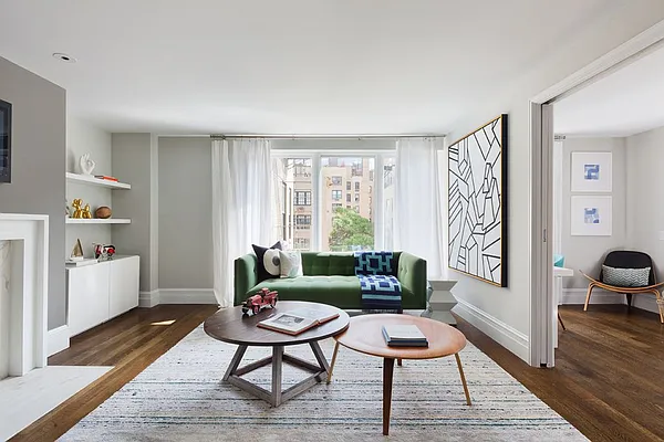 Sold by Compass | media 21