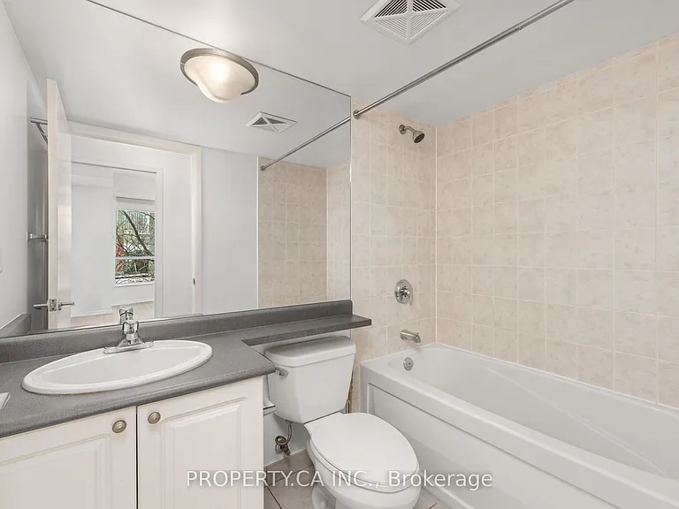 231 Fort York Blvd #223 — Photo 23