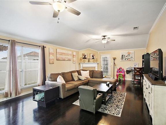 5th image of 2106 N Village Green St