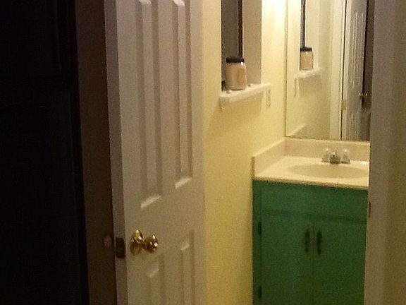 En-suite powder room