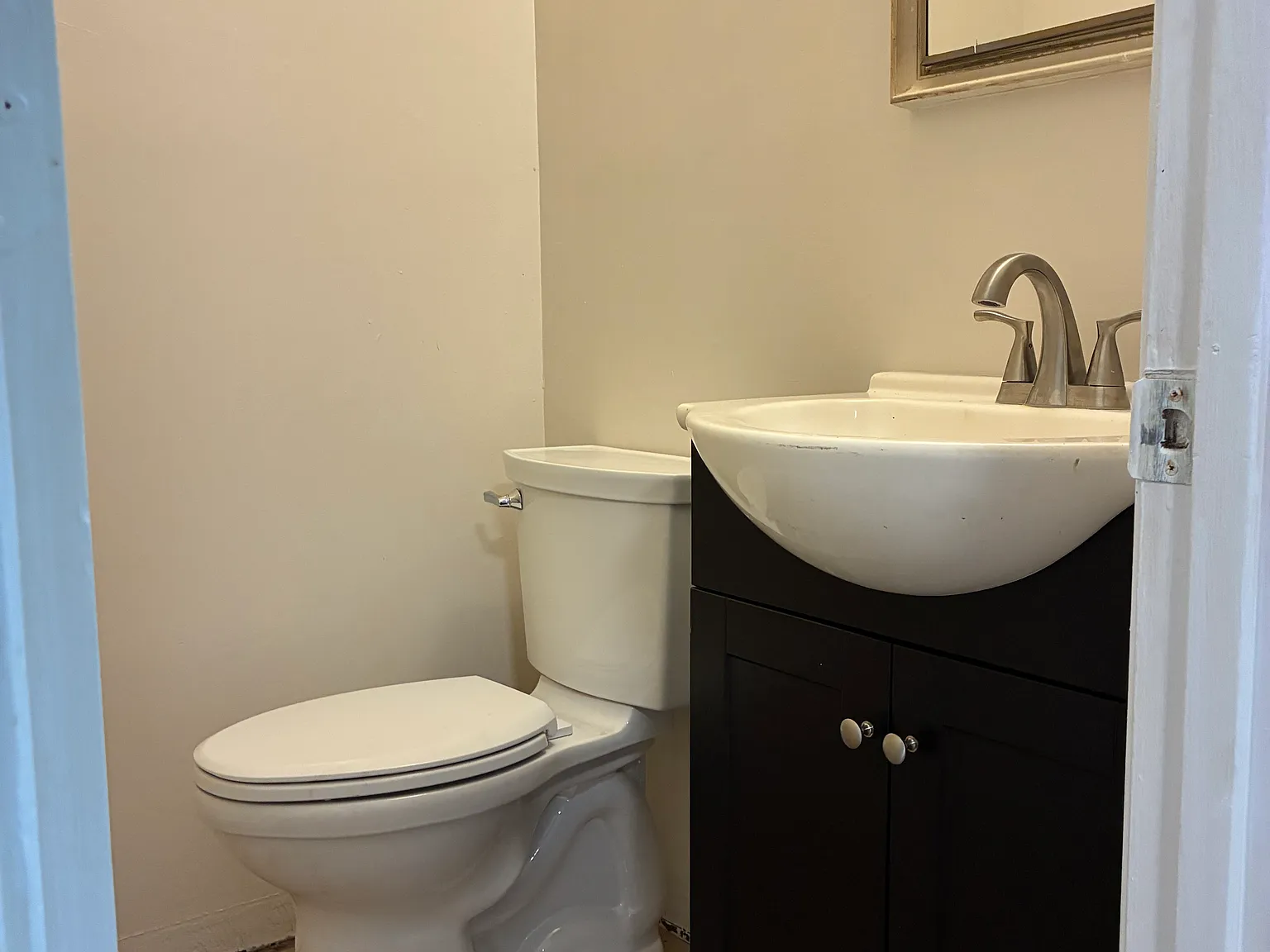 4 bed, 1.5 bath, 1200 sqft, $1,800 — Photo 2