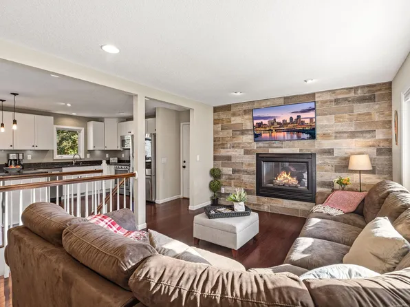 2830 Noel Dr, Little Canada, MN 55117