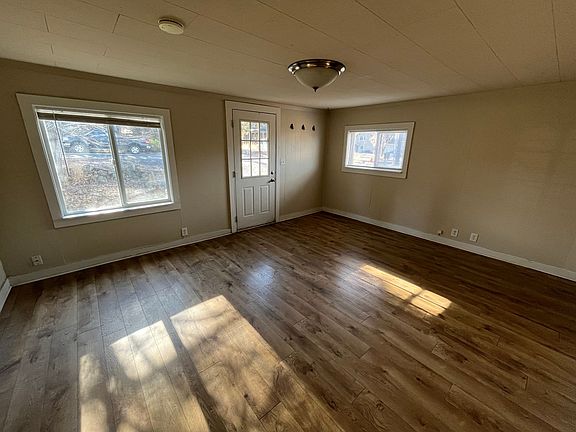 5th image of 10 SE Roosevelt Ave Unit 1