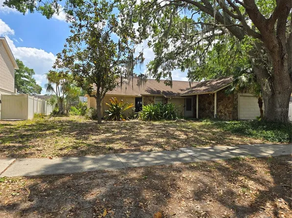 1425 Corner Oaks Dr, Brandon, FL 33510