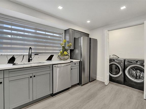 5th image of 2101 N 15th Ave