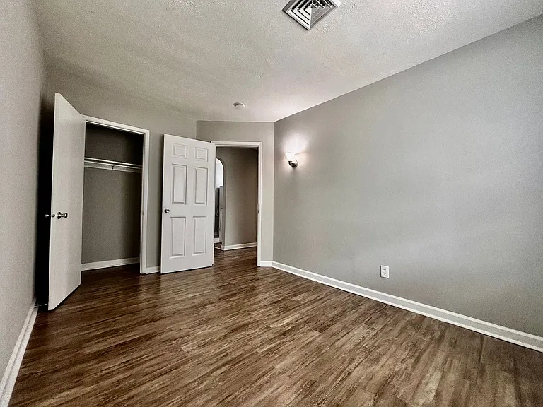 523 Hadley Avenue — Photo 11