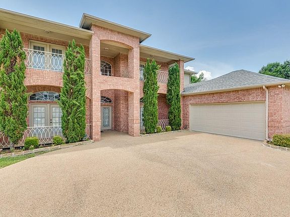 2nd image of 2701 Cedar Ct