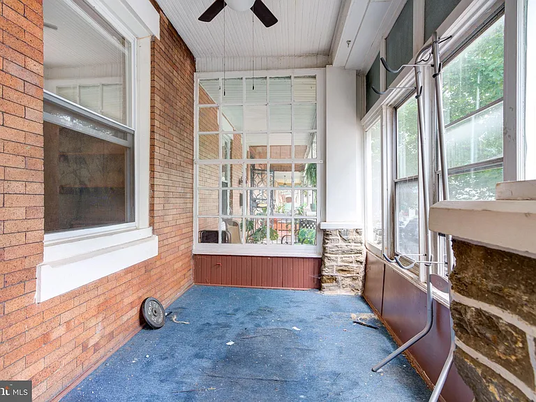 231 E Sydney St — Photo 24