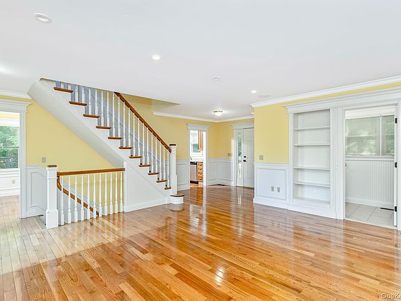 4th image of 442 River Rd