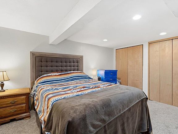 3rd image of 1928 W Sharp Ave