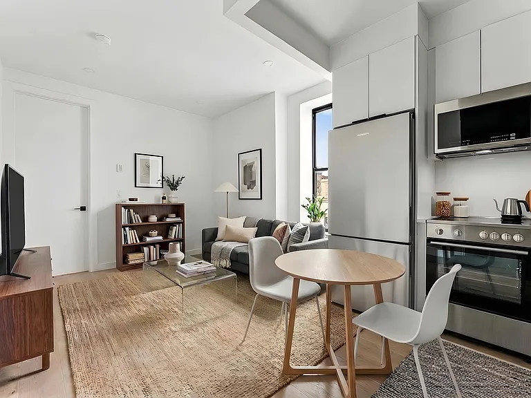 557 5th Ave #3A — Photo 1