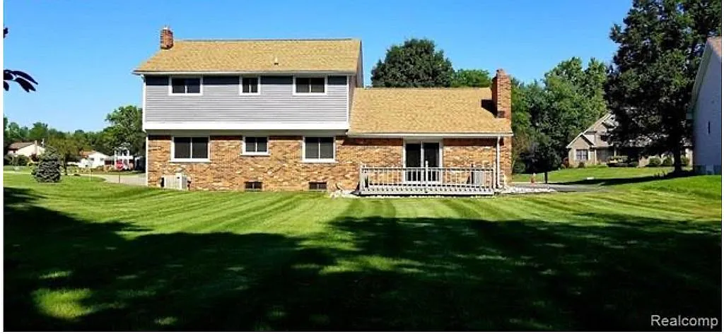 496 Morningside Dr photo 1