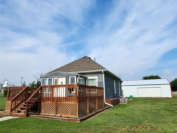 220 N Illinois Ave, Luray, KS 67649