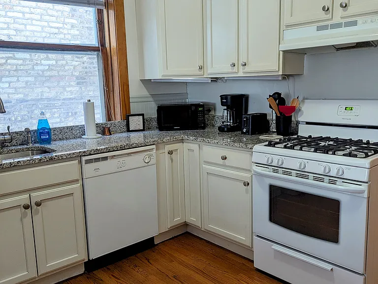 3619 N Claremont Ave #1 — Photo 8