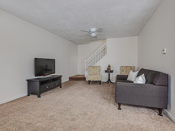 4th image of 5 Tanwood Ct