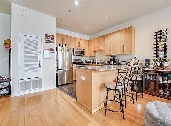 4th image of 1100 Adams St APT 513