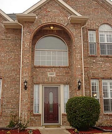 3rd image of 8101 Fleetwood Dr