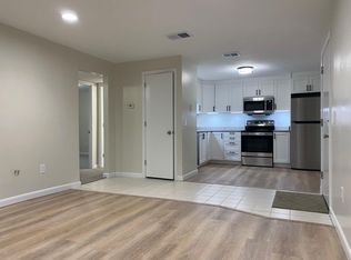 176 Maple Ave APT 3-8, Rutland, MA 01543