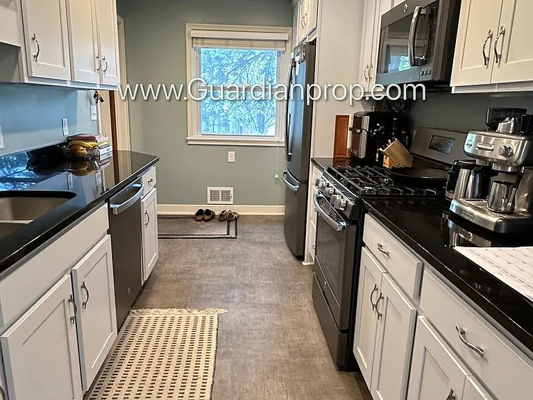 4400 Zenith Ave S — Photo 12