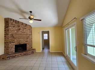 2610 Garrettson Dr #B, Austin, TX 78748