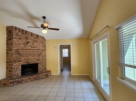 2610 Garrettson Dr, Austin, TX