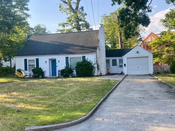 255 Garfield Avenue, Oakhurst, NJ 07755