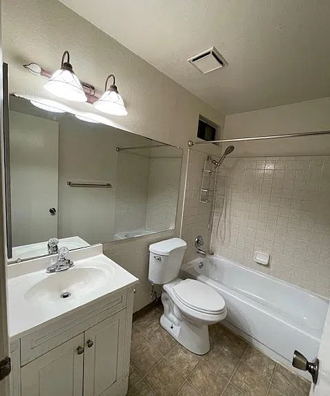 Upstairs Full Bathroom in Hallway