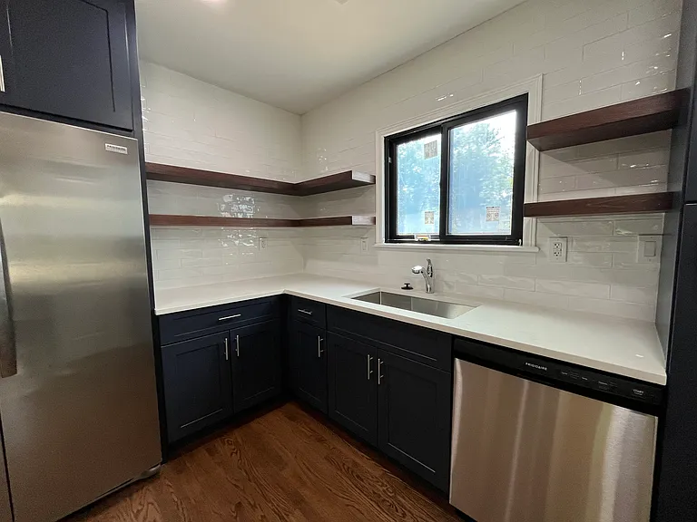 4412 Bellvue Ave — Photo 7