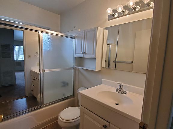 3rd image of 733 Erma Ave #733