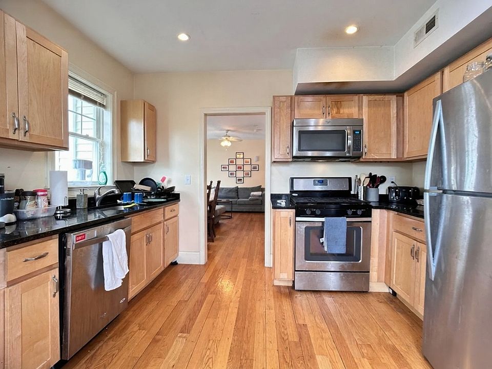 1st image of 74 Brooks St #2