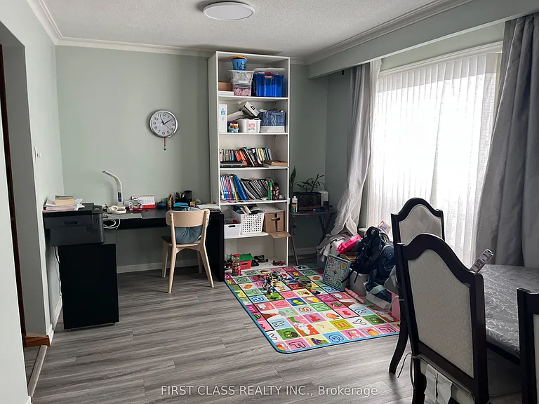 14 Pringle Ave — Photo 3