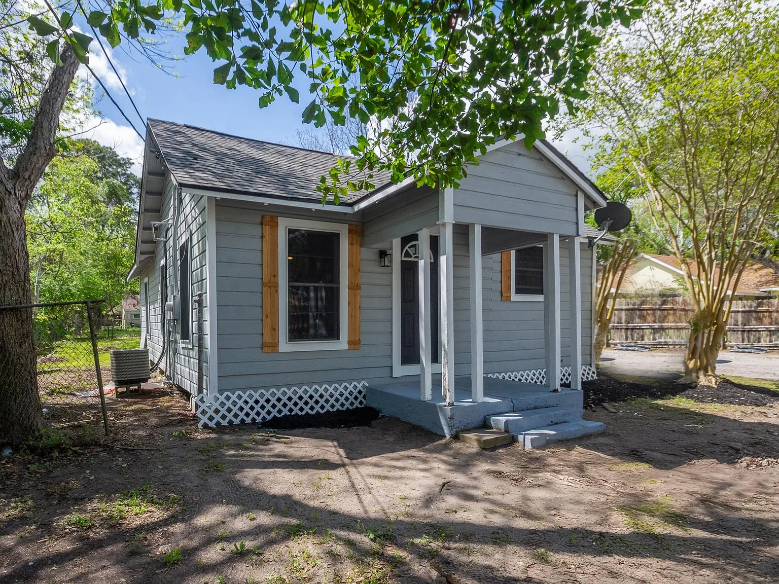 2 bed, 1.0 bath, 864 sqft, $1,250 — Photo 2