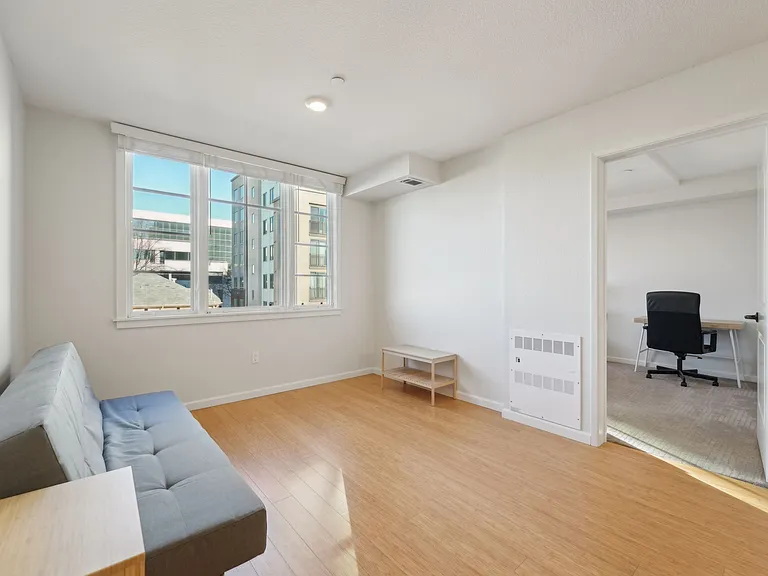 Addison Arts Apartments — Photo 86
