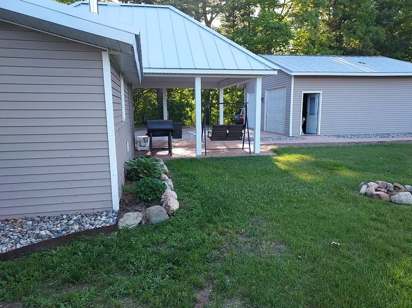 4721 E Sidney Rd, Stanton, MI 48888