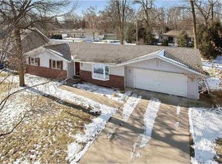 1293 Blue Ridge Dr, Green Bay, WI 54304