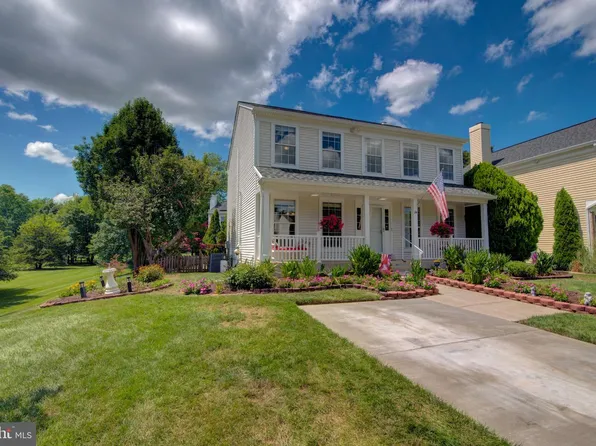 74 McPherson Cir, Sterling, VA 20165