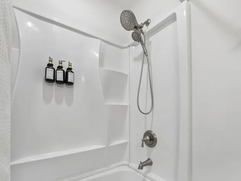 Galewood Dr — Photo 12