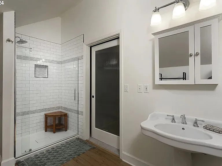 125 W 37th St — Photo 13