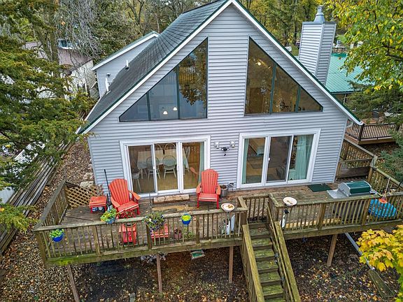 5th image of 11355 Cedar Beach Dr NW