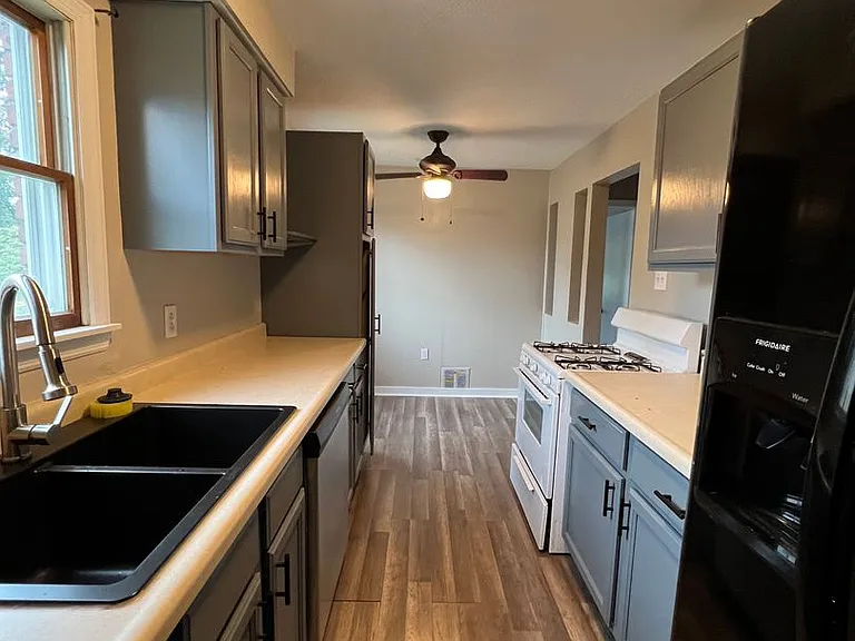 2901 Leola Ave — Photo 11