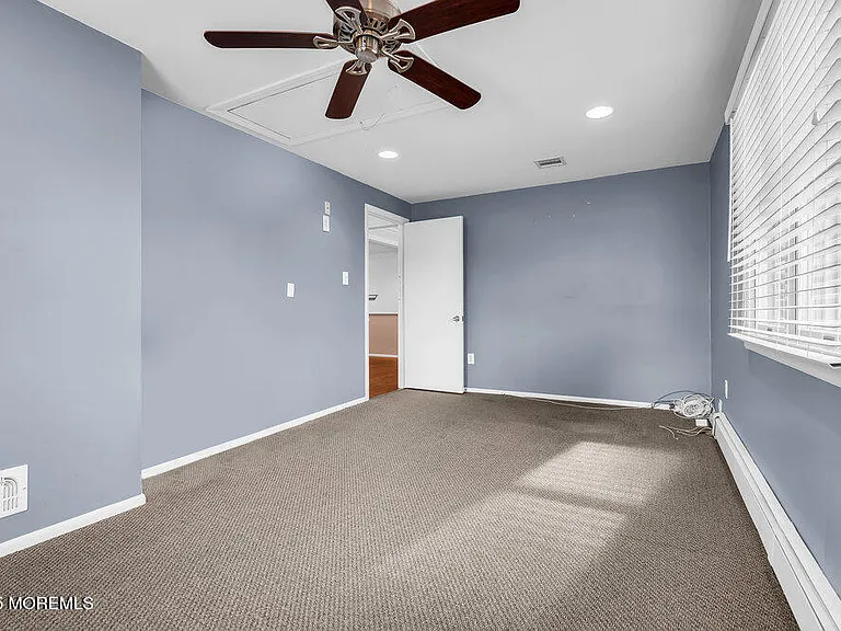 918 Charles Dr — Photo 26