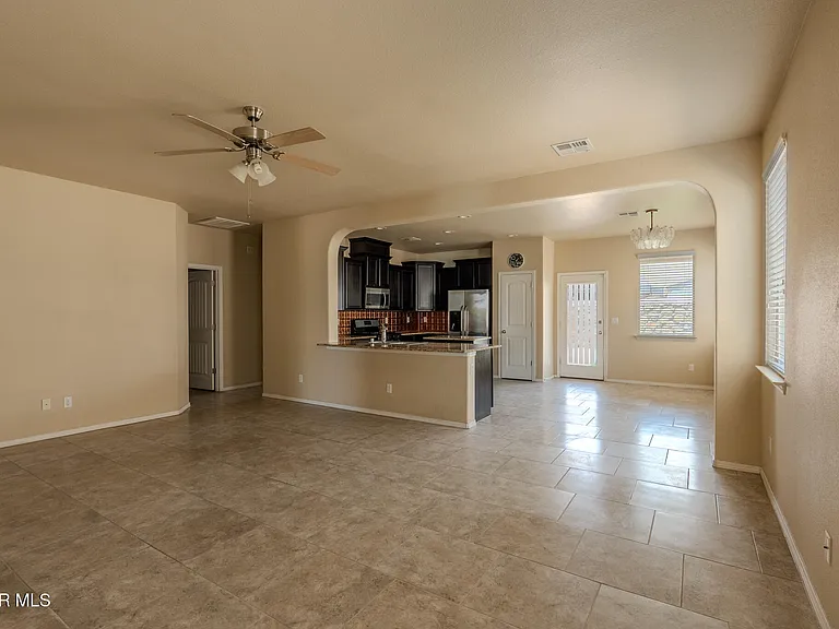 12485 Knightsbridge Dr — Photo 12