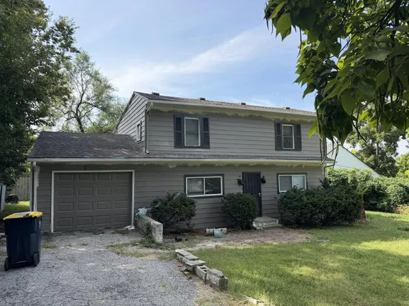 1127 E 83rd Ter, Kansas City, MO 64131