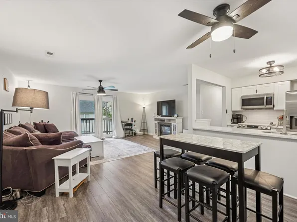 87 Claire Ct, Blackwood, NJ 08012