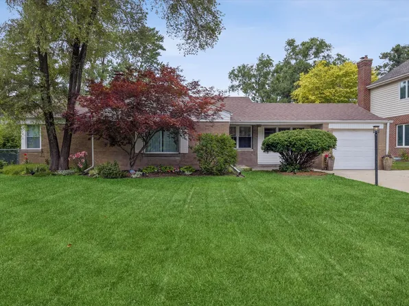 4812 Wolf Rd, Western Springs, IL 60558