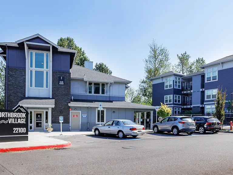 Northbrook Village — Photo 23