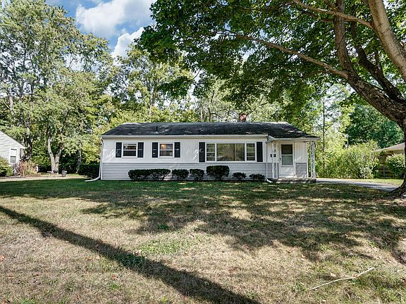 3rd image of 164 Orchard Ln